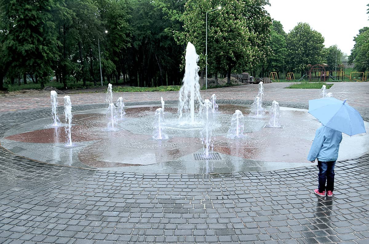 парковий фонтан