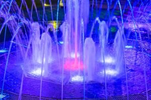 Сухой пешеходный фонтан перед бизнес-центром