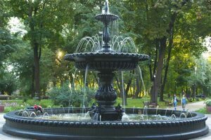 Исторический чугунный фонтан Термена в Киеве