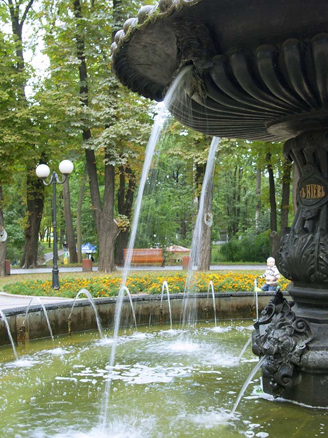 Історичний чавунний фонтан Термена в Києві - Фото №3