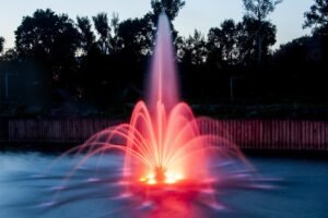 Плавающий светомузыкальный фонтан в Харькове