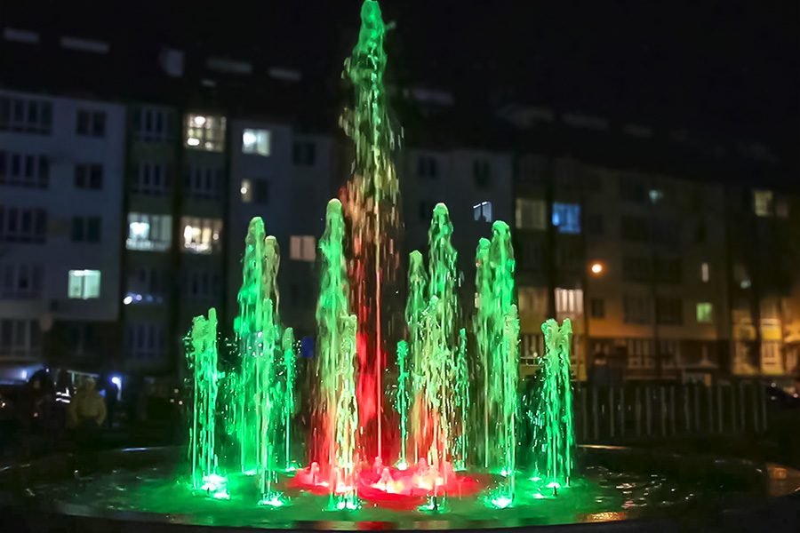 Водные инсталляции и каскады в жилом комплексе - Фото №2