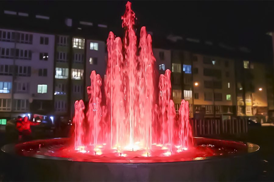 Водные инсталляции и каскады в жилом комплексе - Фото №6