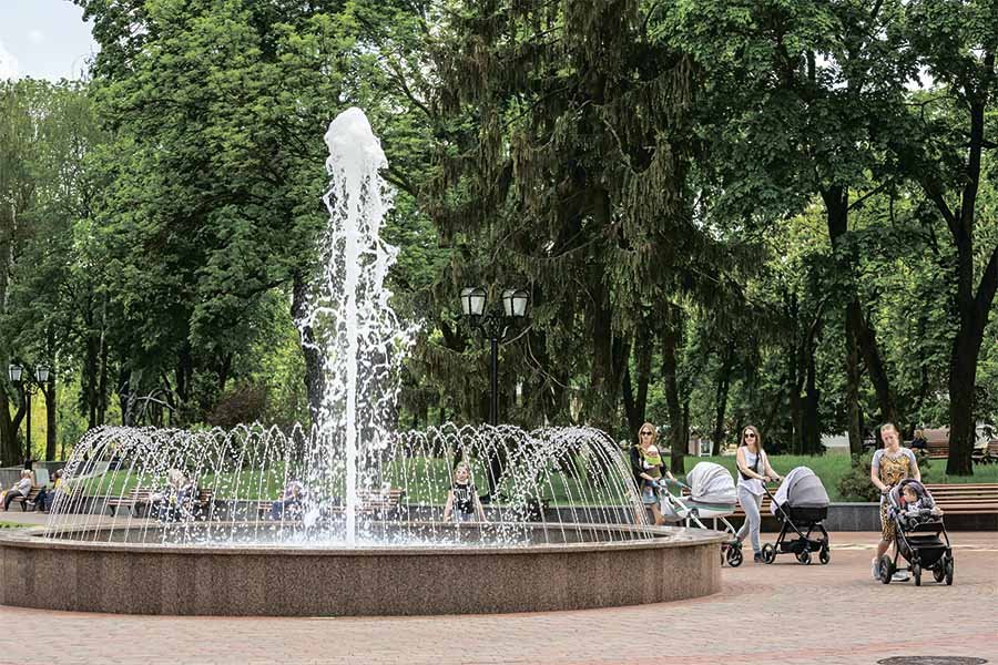 Світломузичний ансамбль фонтанів на Алеї Героїв - Фото №11