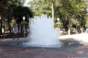 Сухой пешеходный фонтан «Куб»